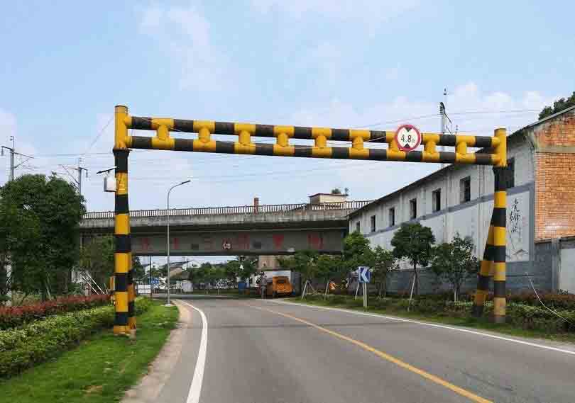 承德铁路限高架